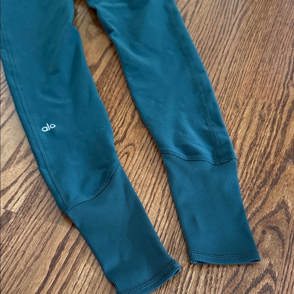 ALO Yoga Deep GreenLeggings -matching bra listed separate - Picture 8 of 9